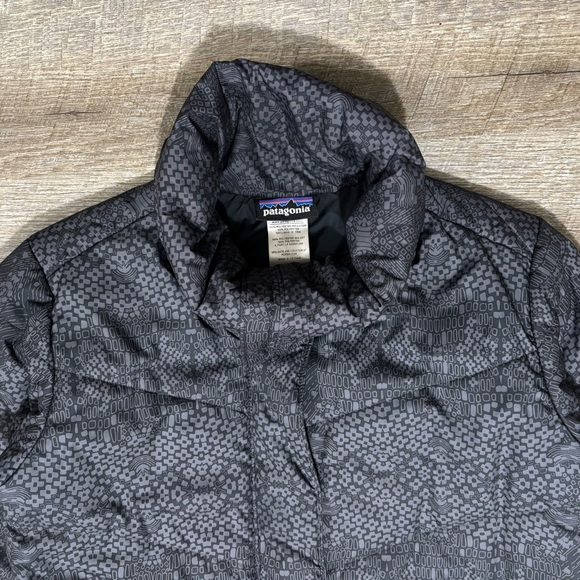 Patagonia Puffer Jacket Women's M Full Zip Gray Insulated AOP Geometric - Picture 4 of 9